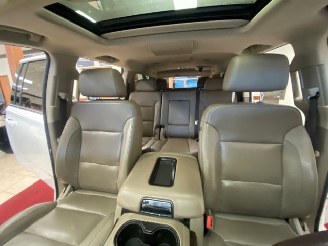 Used 2020 GMC Yukon XL SLT w/ Open Road Package AWD/4WD image 23