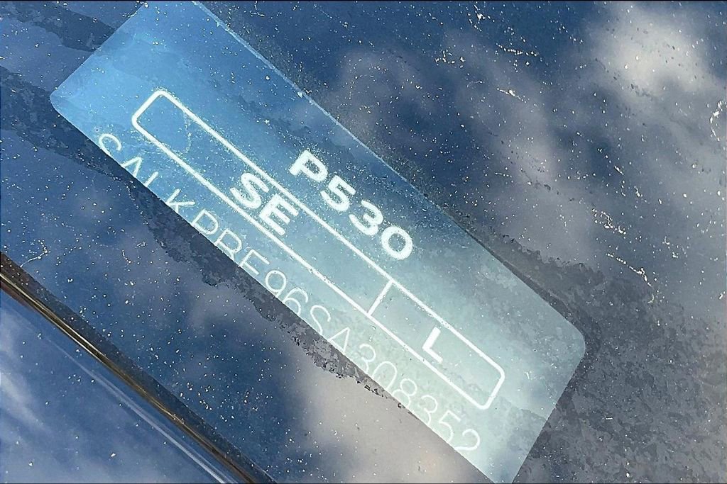 New 2025 Land Rover Range Rover Long Wheelbase SE image 9