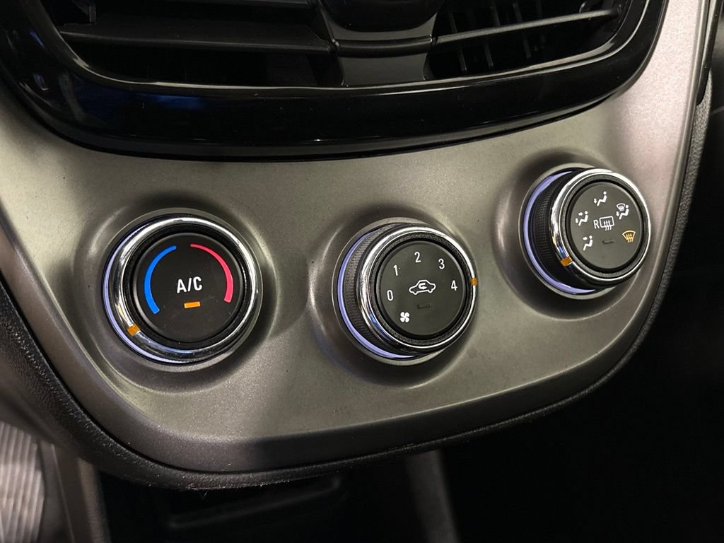 Certified 2021 Chevrolet Spark LT FWD image 29