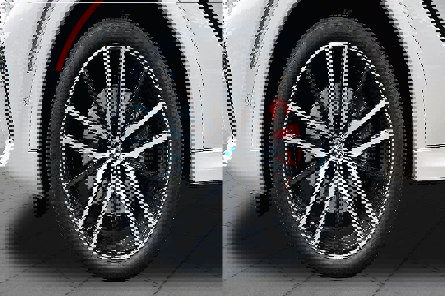 Used 2022 BMW X6 M50i w/ Executive Package image 11