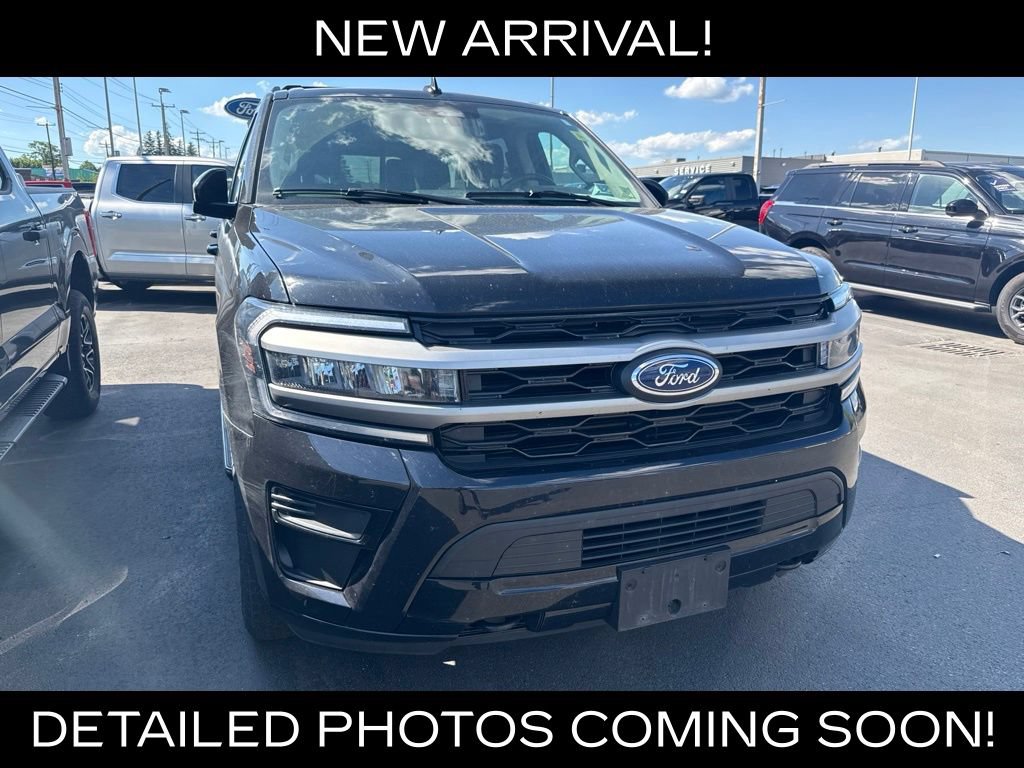 Used 2023 Ford Expedition XLT AWD/4WD image 2