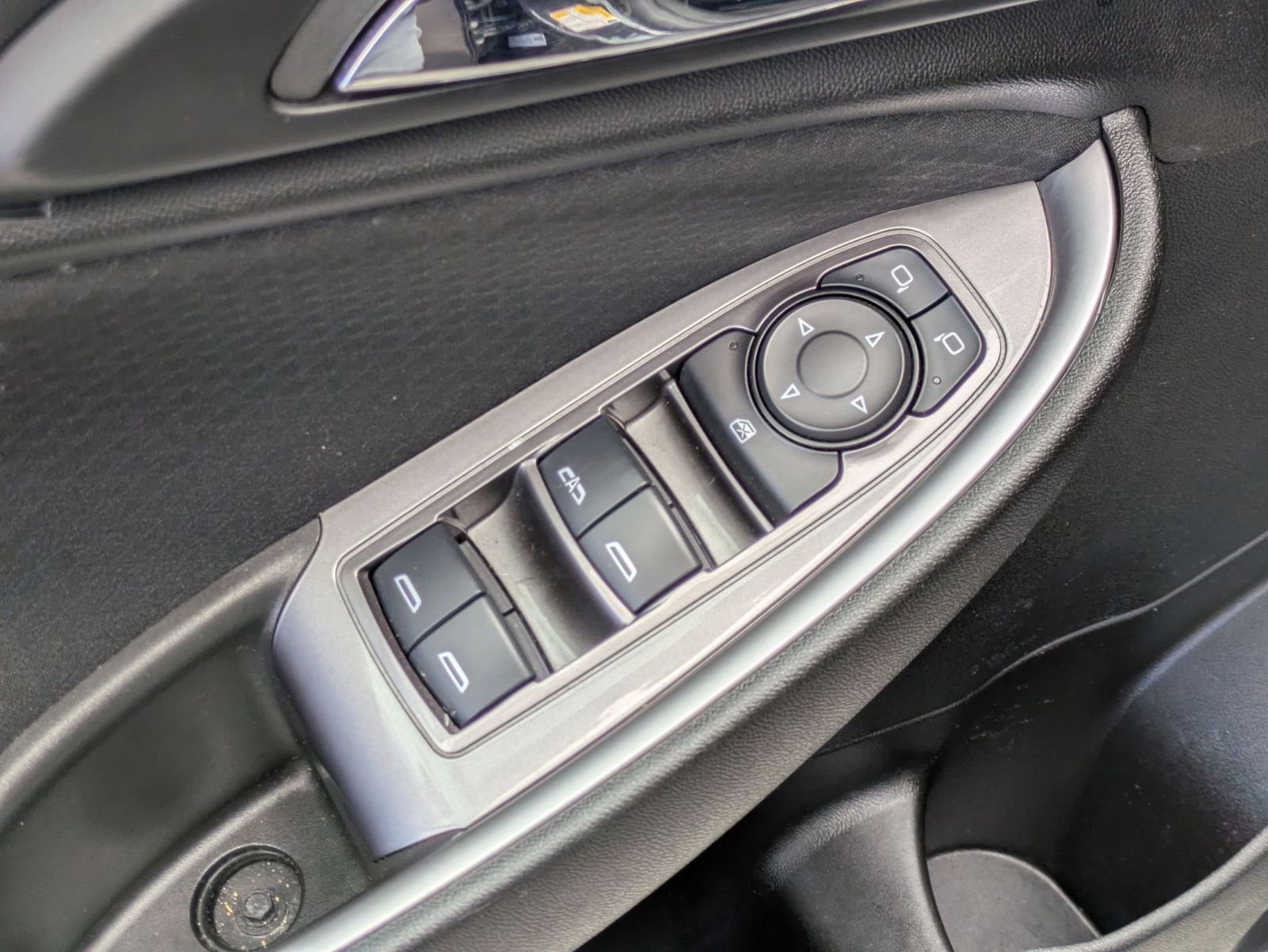 Used 2022 Chevrolet Malibu LT FWD image 11