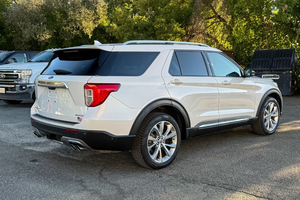 Certified 2021 Ford Explorer Platinum w/ Equipment Group 601A AWD/4WD image 3