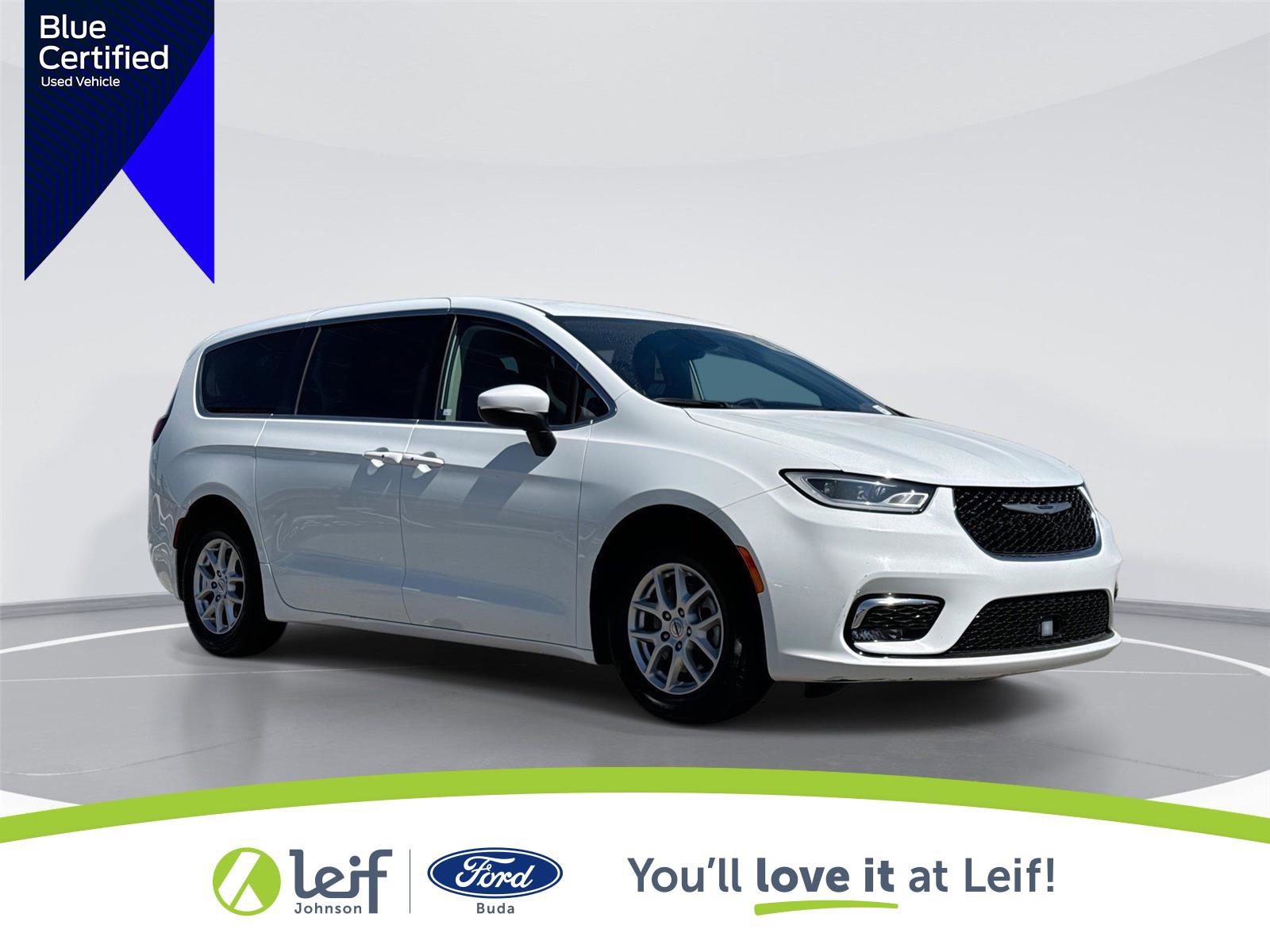 Used 2023 Chrysler Pacifica Touring-L image 1