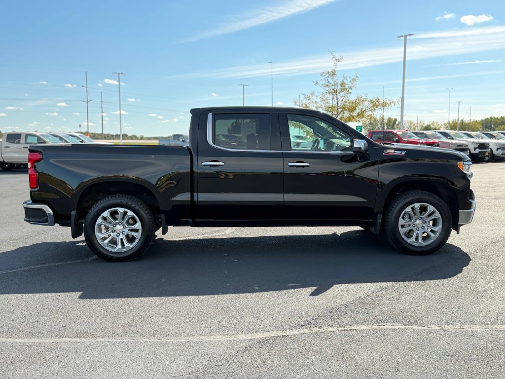 Used 2025 Chevrolet Silverado 1500 LTZ w/ LTZ Premium Package AWD/4WD image 6