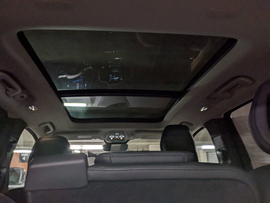 Certified 2025 Volvo XC90 T8 Plus w/ Protection Package Premier image 13