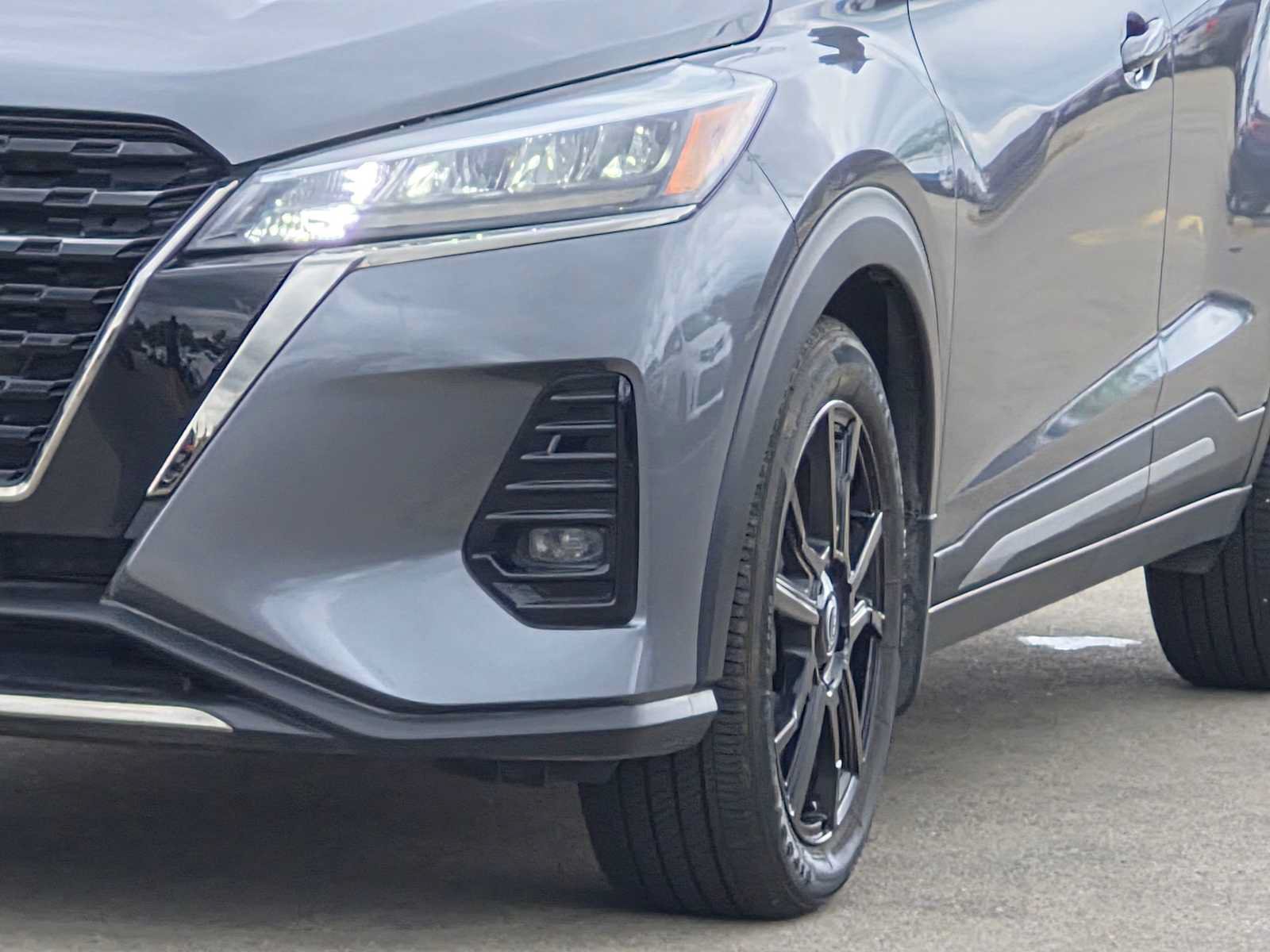 Used 2024 Nissan Kicks SR FWD image 6