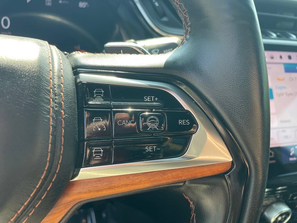 Used 2023 Jeep Grand Cherokee L Summit AWD/4WD image 34