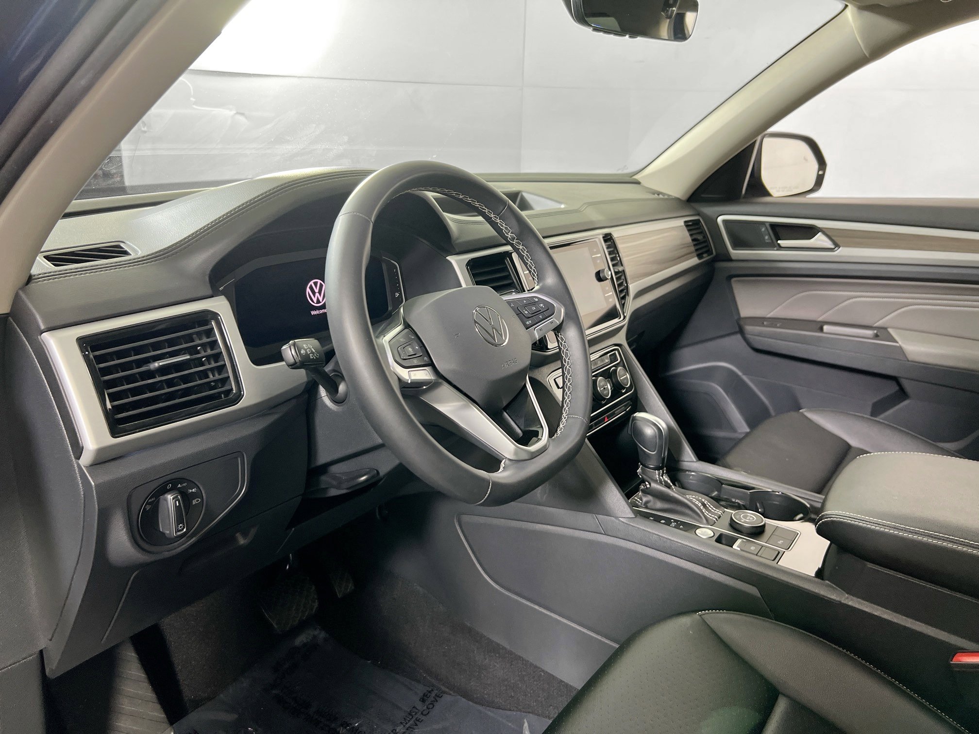 Used 2022 Volkswagen Atlas SEL image 9