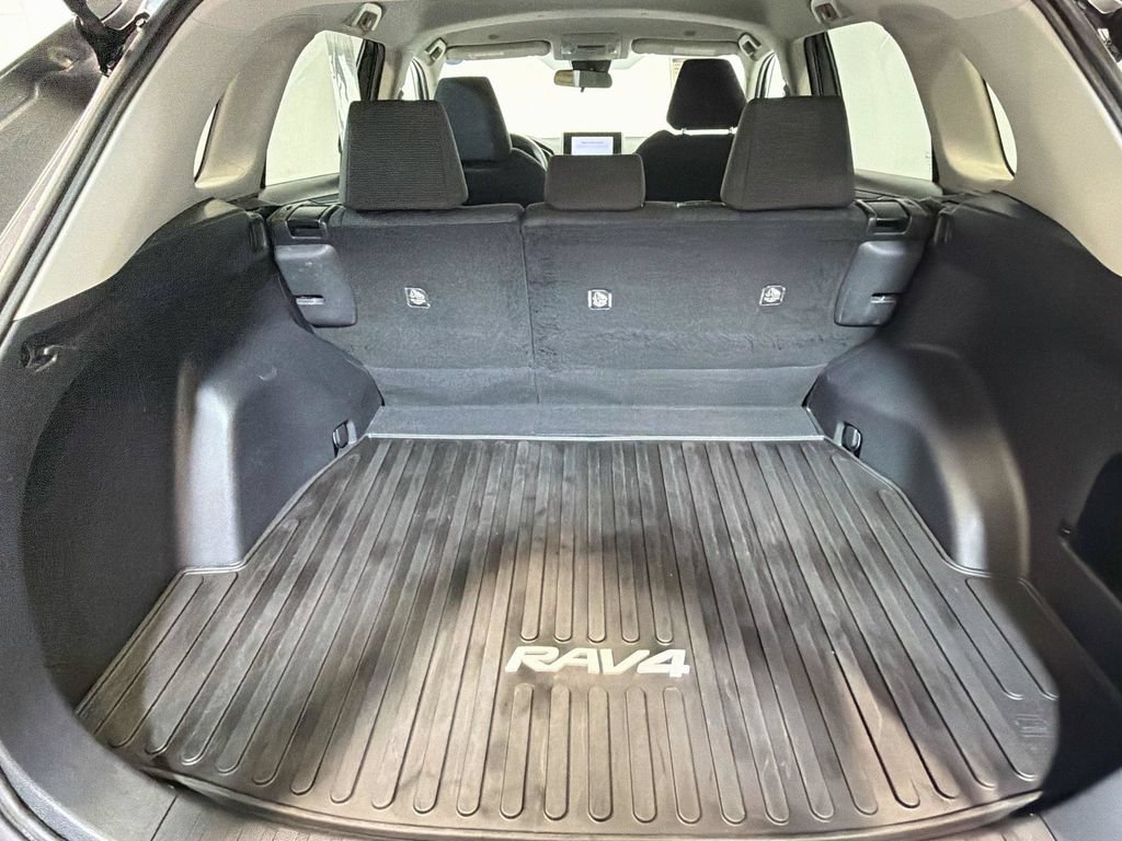 Used 2023 Toyota RAV4 LE AWD/4WD image 24
