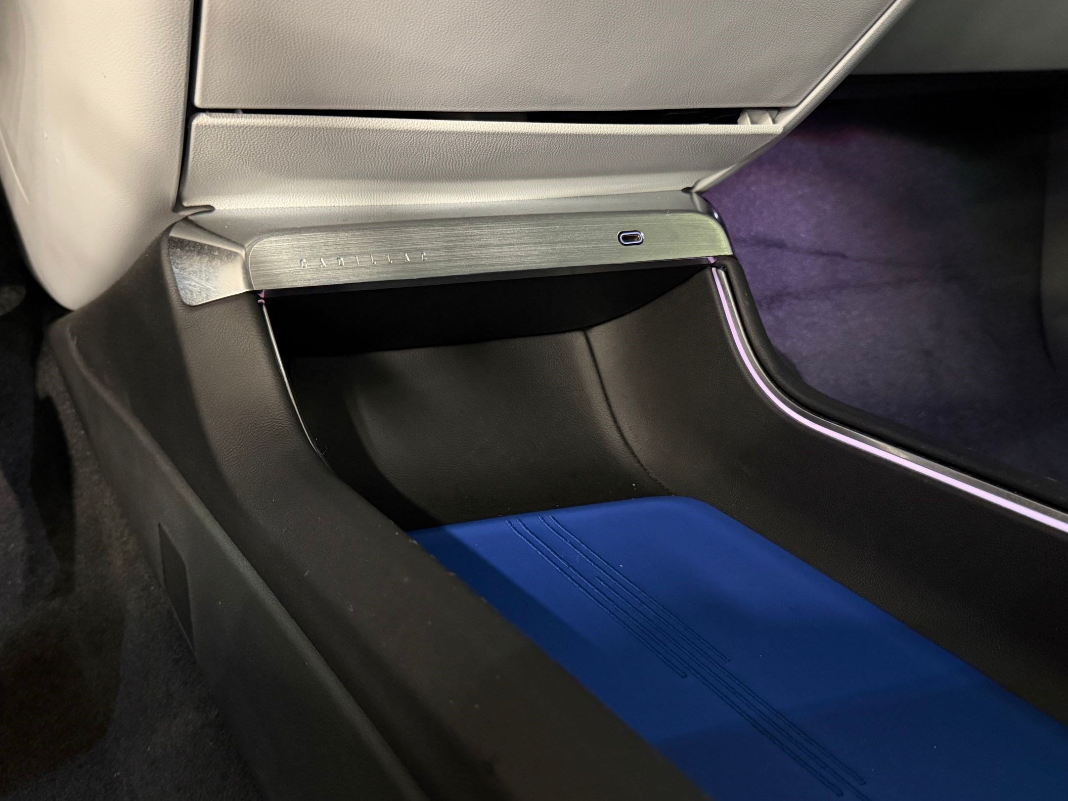 Certified 2024 Cadillac Lyriq Sport RWD image 36