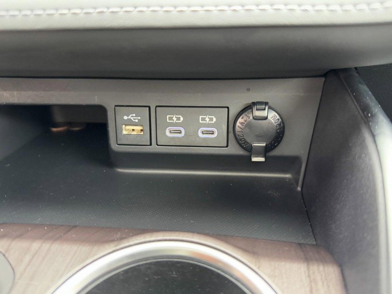 Used 2023 Toyota Highlander image 22