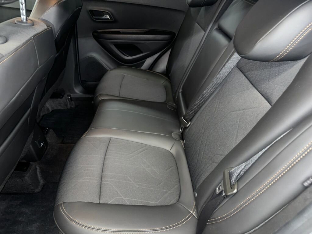 Certified 2022 Chevrolet Trax LT w/ Driver Confidence Package image 17