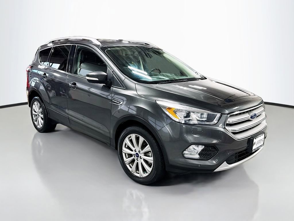 Used 2018 Ford Escape Titanium image 3