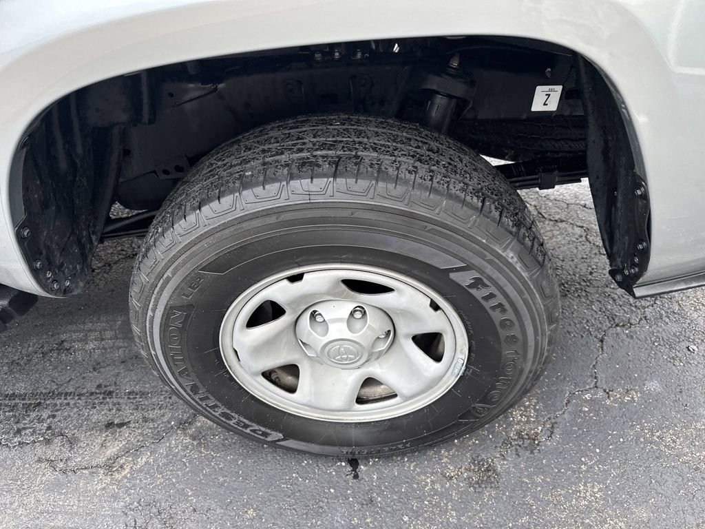 Used 2023 Toyota Tacoma SR w/ SR Convenience Package image 9