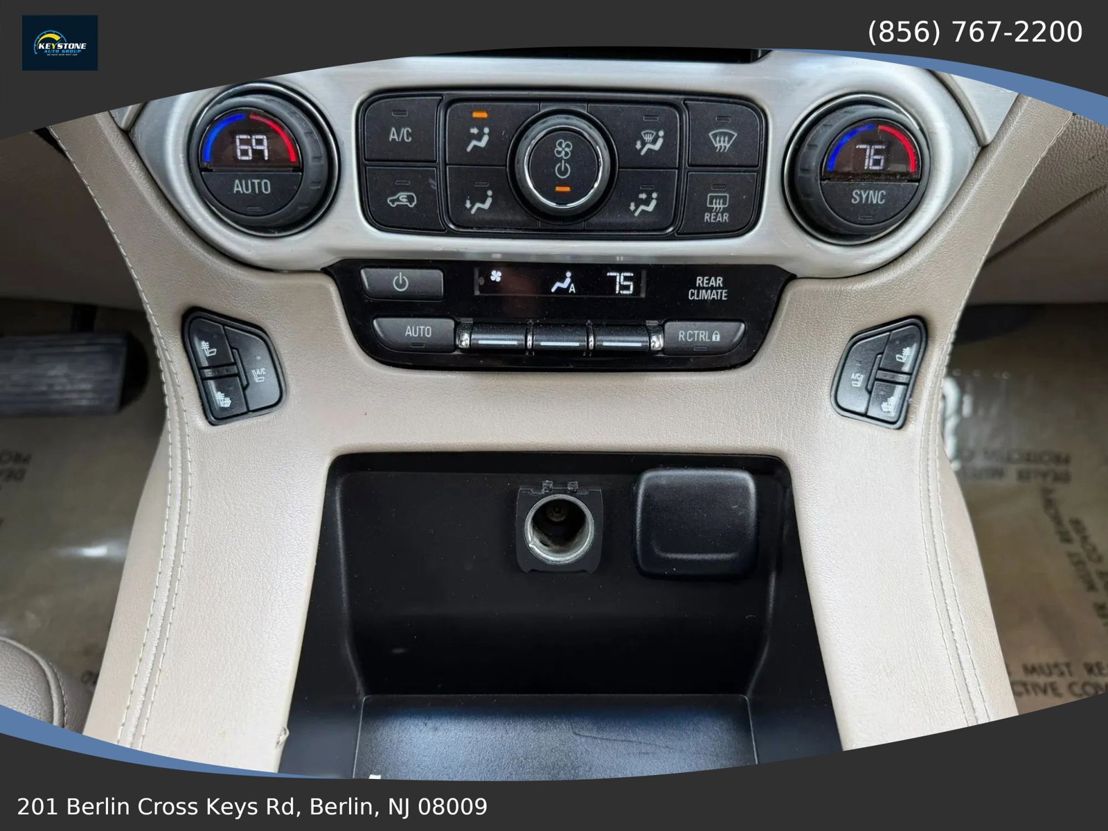Used 2015 GMC Yukon XL SLT w/ Open Road Package AWD/4WD image 30