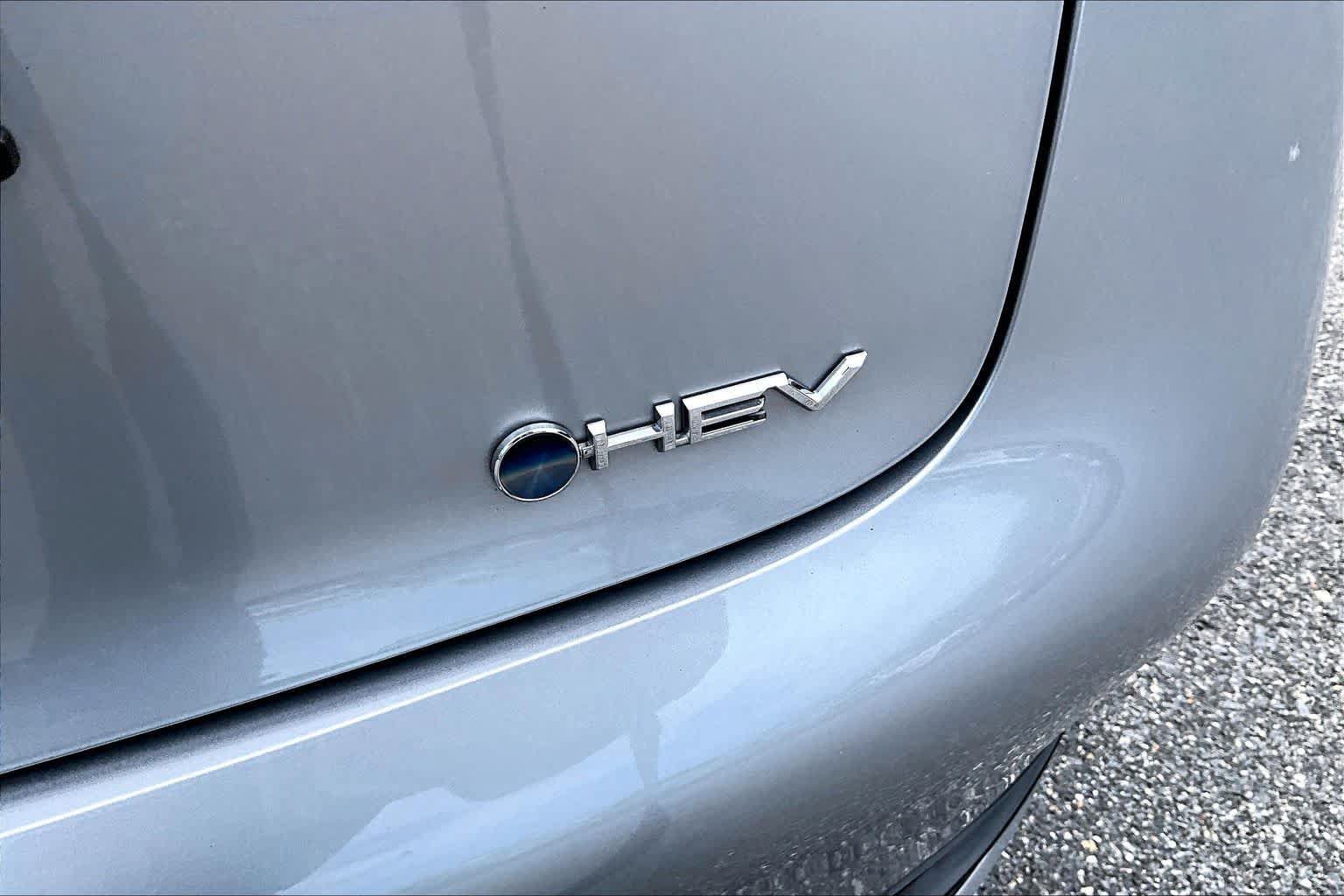 Used 2025 Toyota Prius XLE FWD image 10