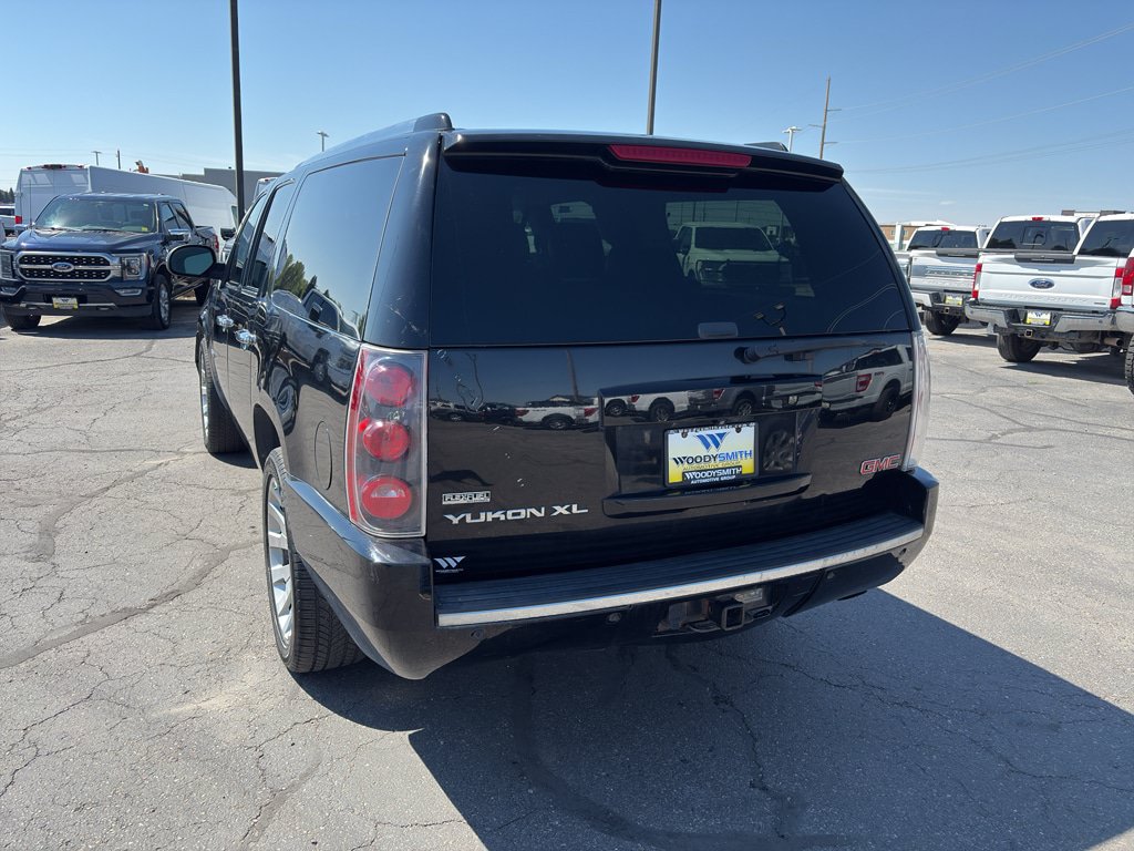 Used 2012 GMC Yukon XL Denali AWD/4WD image 3