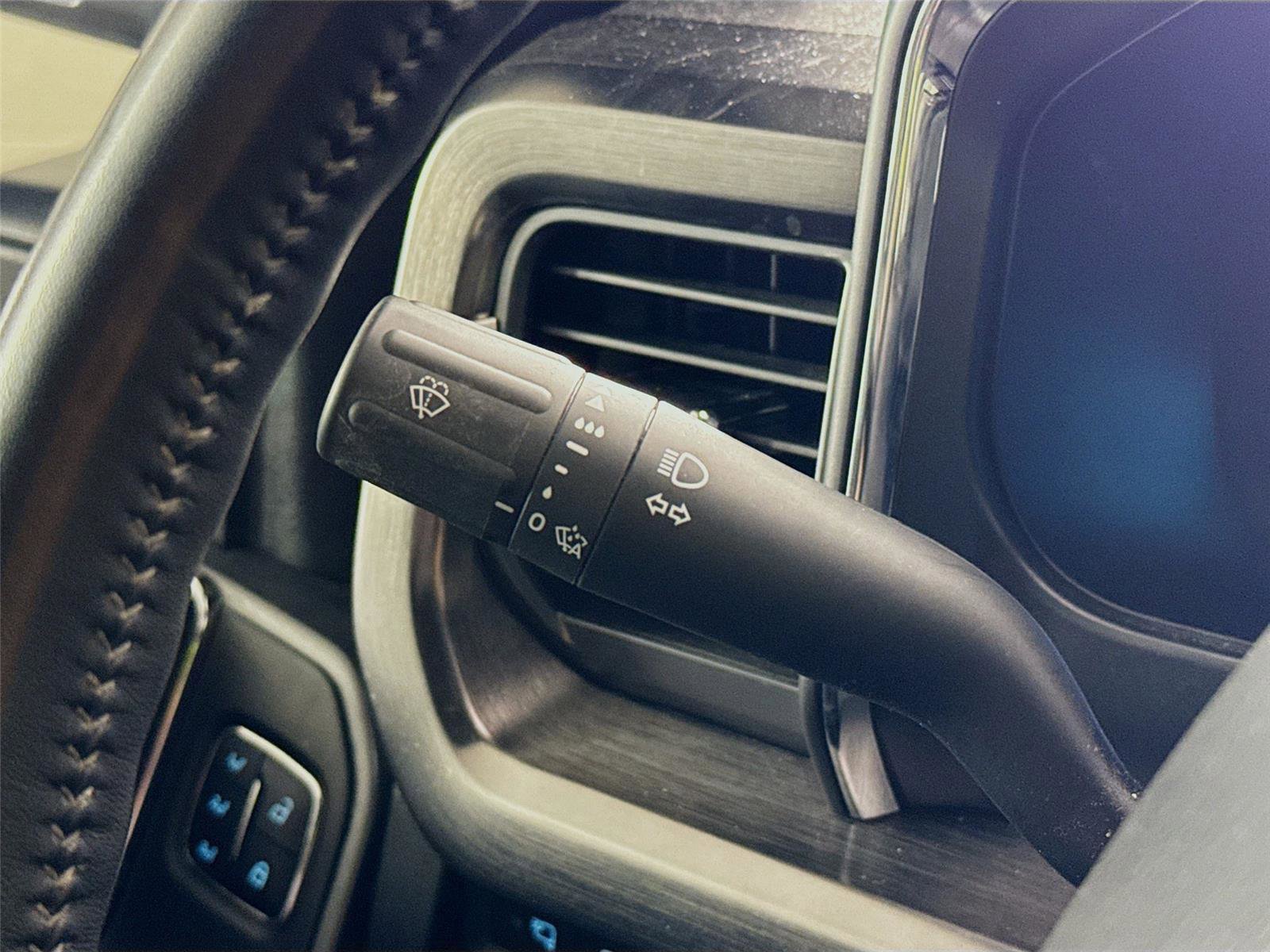 Used 2024 Ford F450 Lariat w/ Lariat Ultimate Package image 4