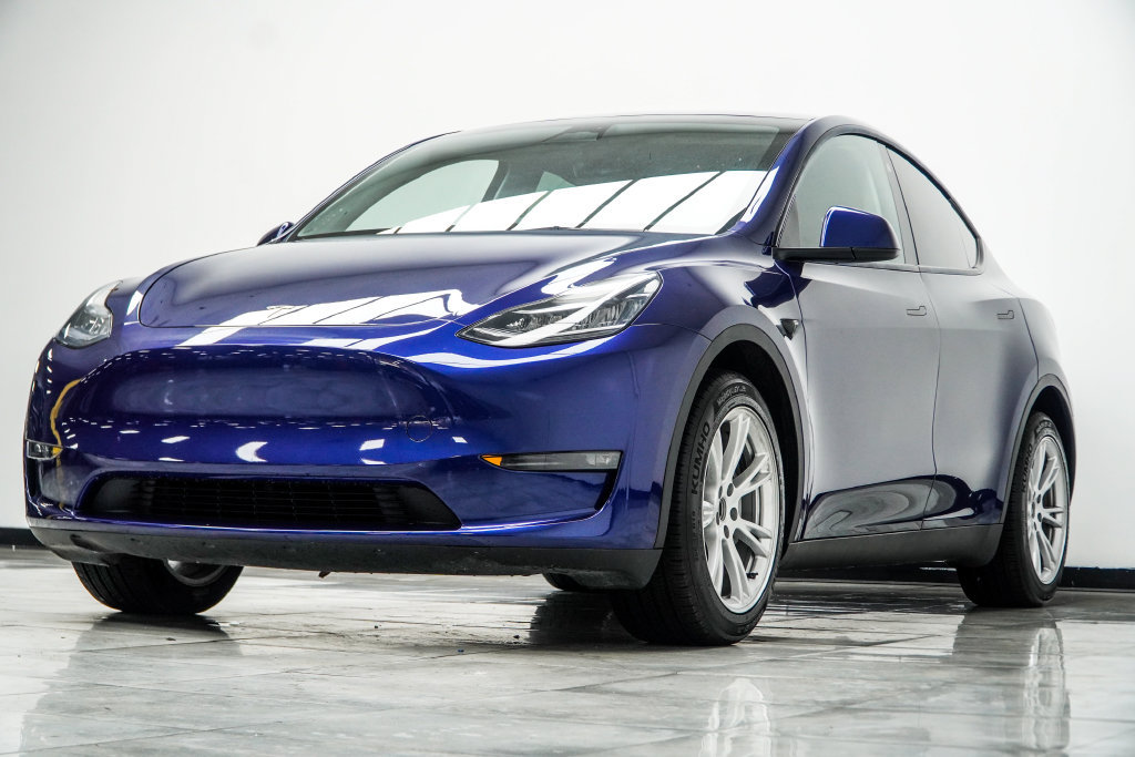 Used 2023 Tesla Model Y AWD image 11