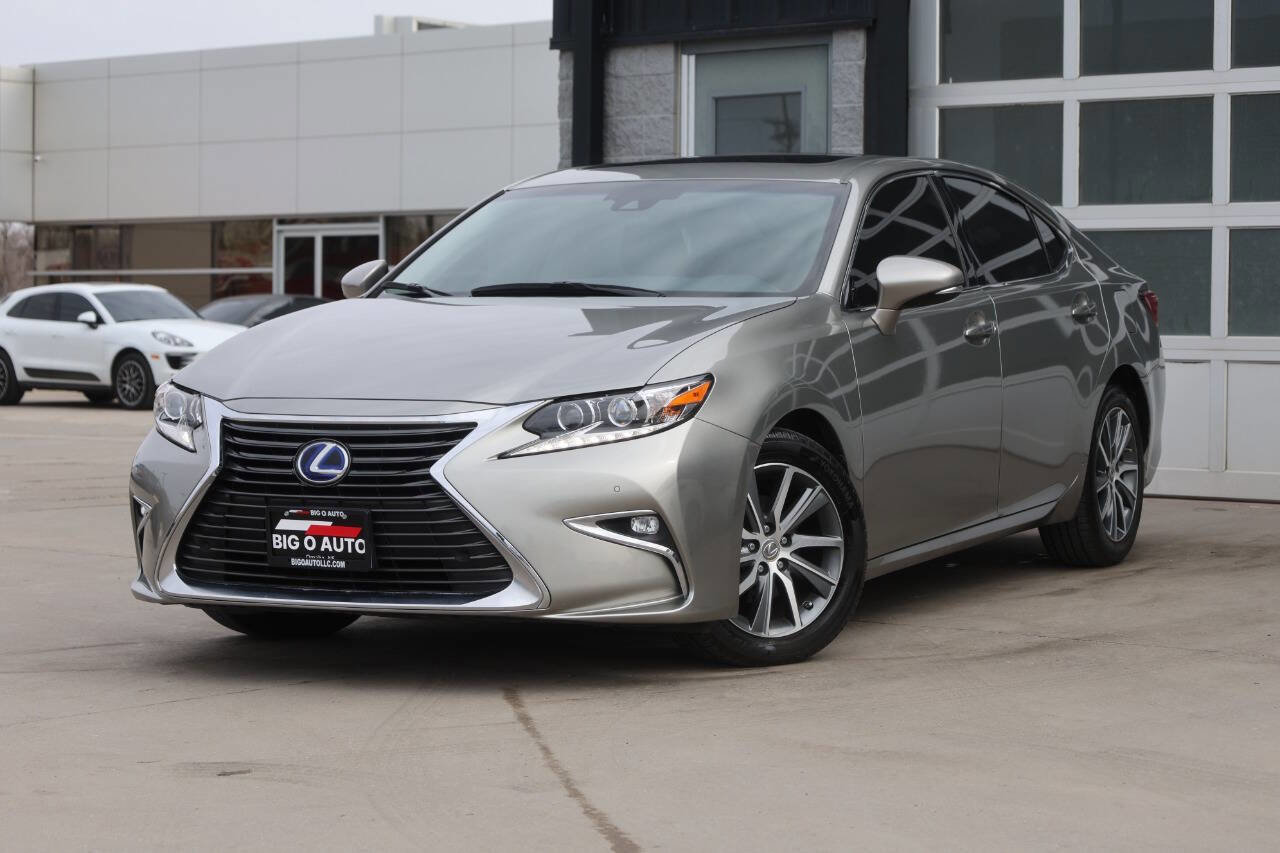 Used 2018 Lexus ES 300h w/ Navigation Package FWD image 3