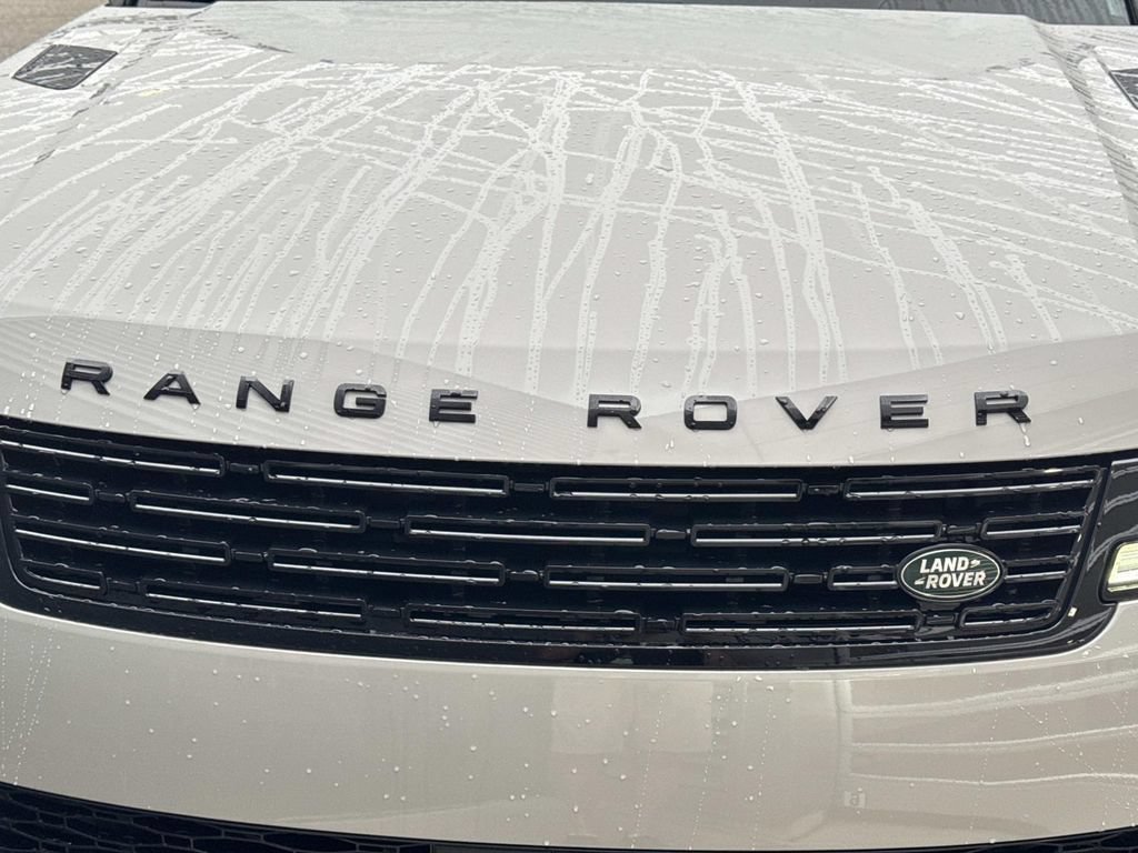 New 2026 Land Rover Range Rover Sport Dynamic SE AWD/4WD image 10