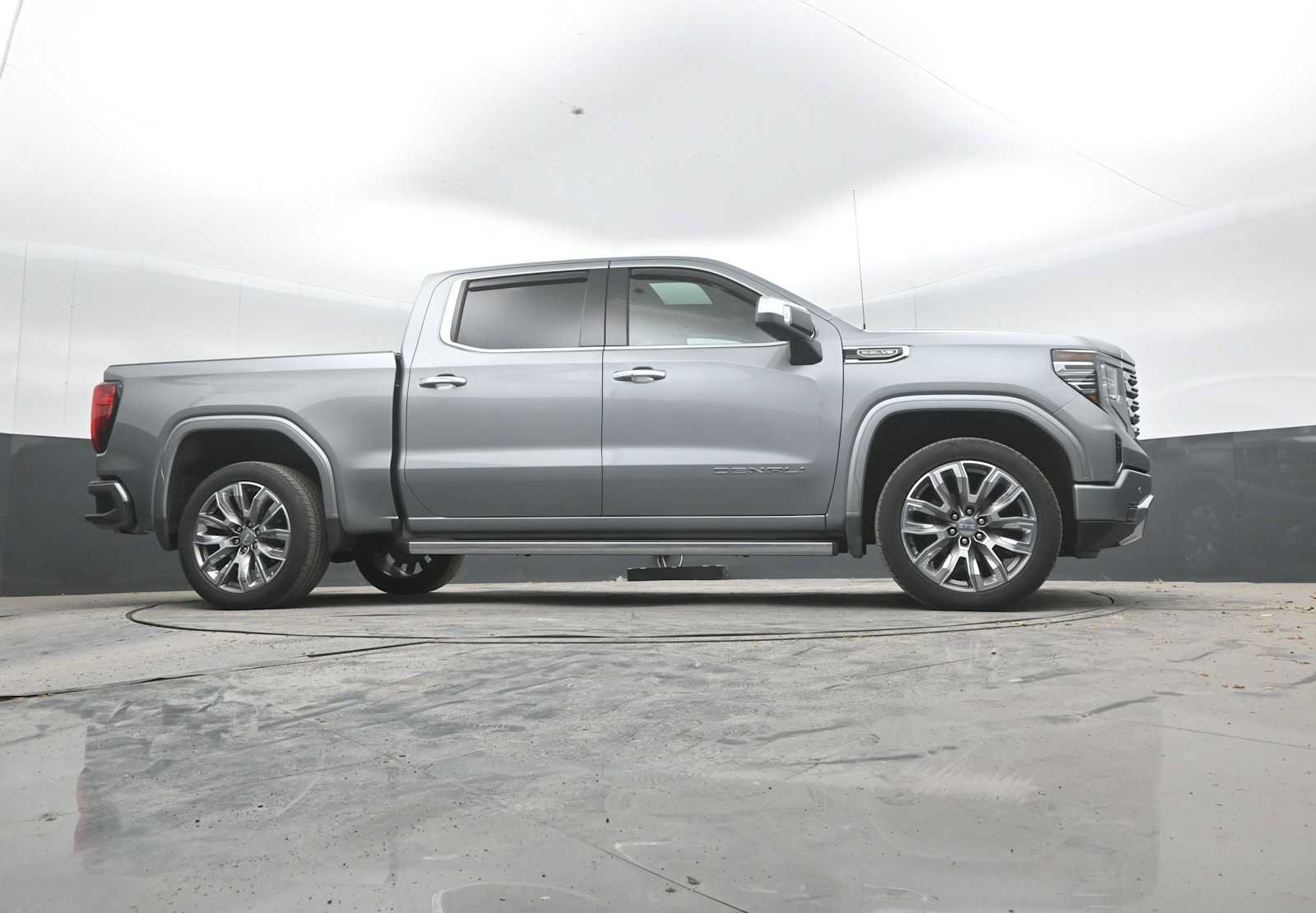 Used 2025 GMC Sierra 1500 Denali w/ Denali Reserve Package AWD/4WD image 47