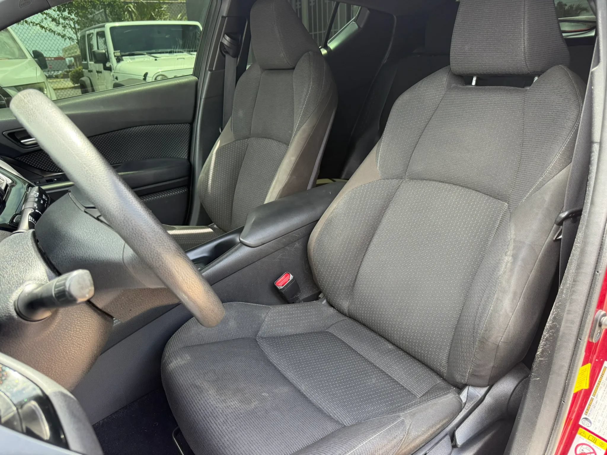 Used 2019 Toyota C-HR LE FWD image 12