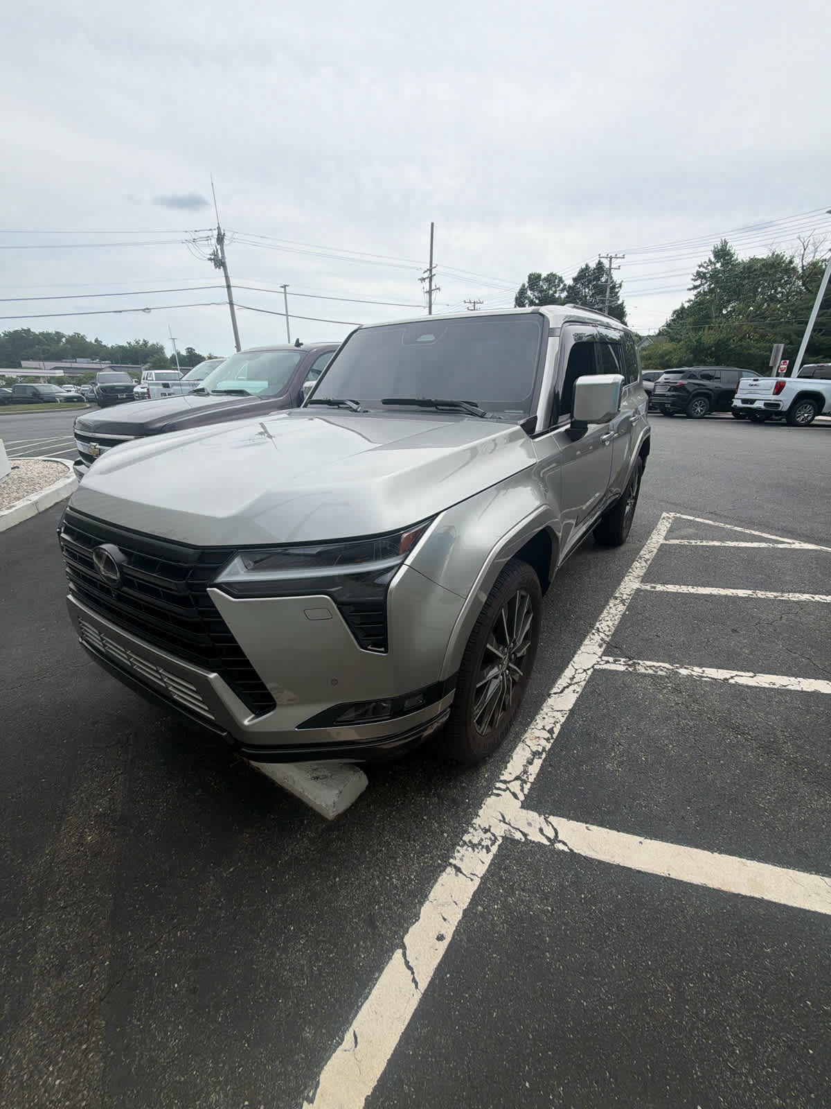 Used 2025 Lexus GX 550 w/ Accessory Package (2T) AWD/4WD image 2