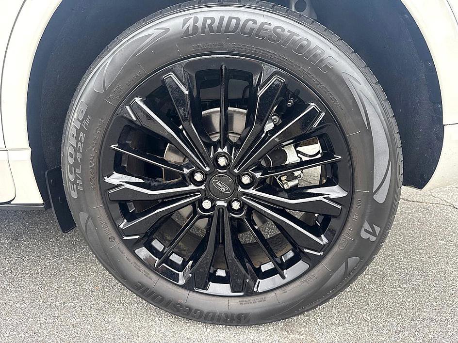 Used 2023 Ford Escape ST-Line Elite w/ Premium Technology Package image 6