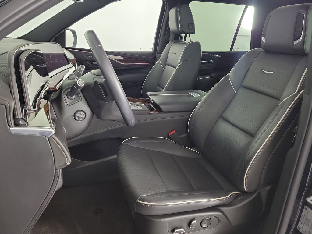 Certified 2022 Cadillac Escalade Premium Luxury w/ Performance Package image 17