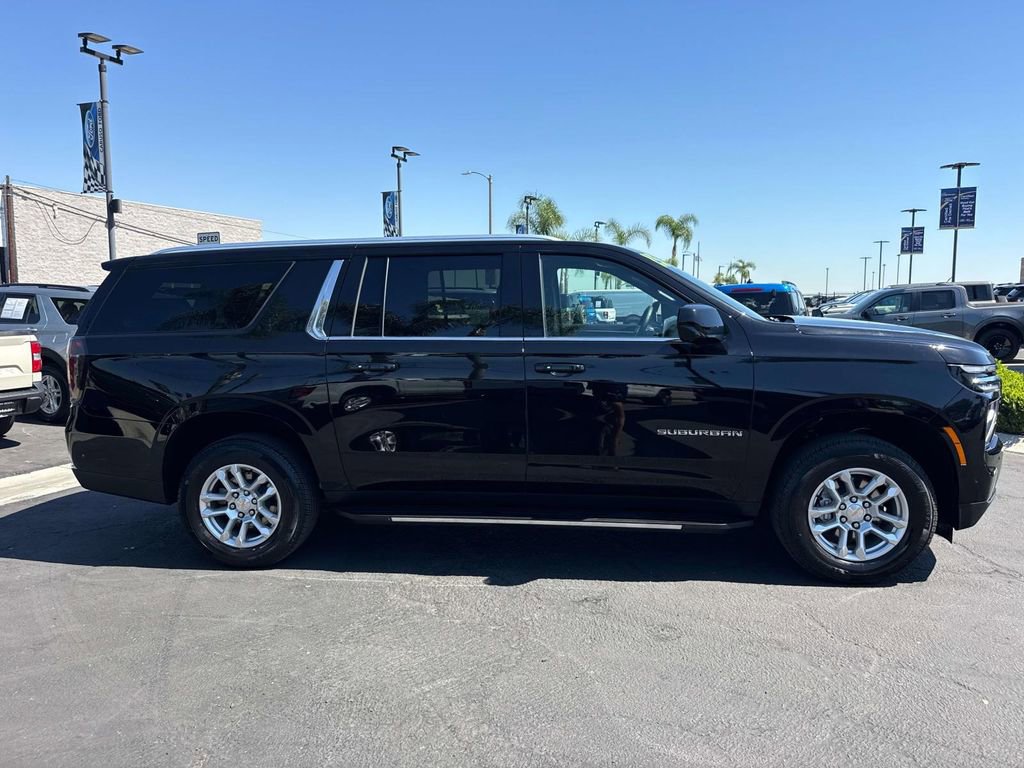 Used 2025 Chevrolet Suburban LS image 2