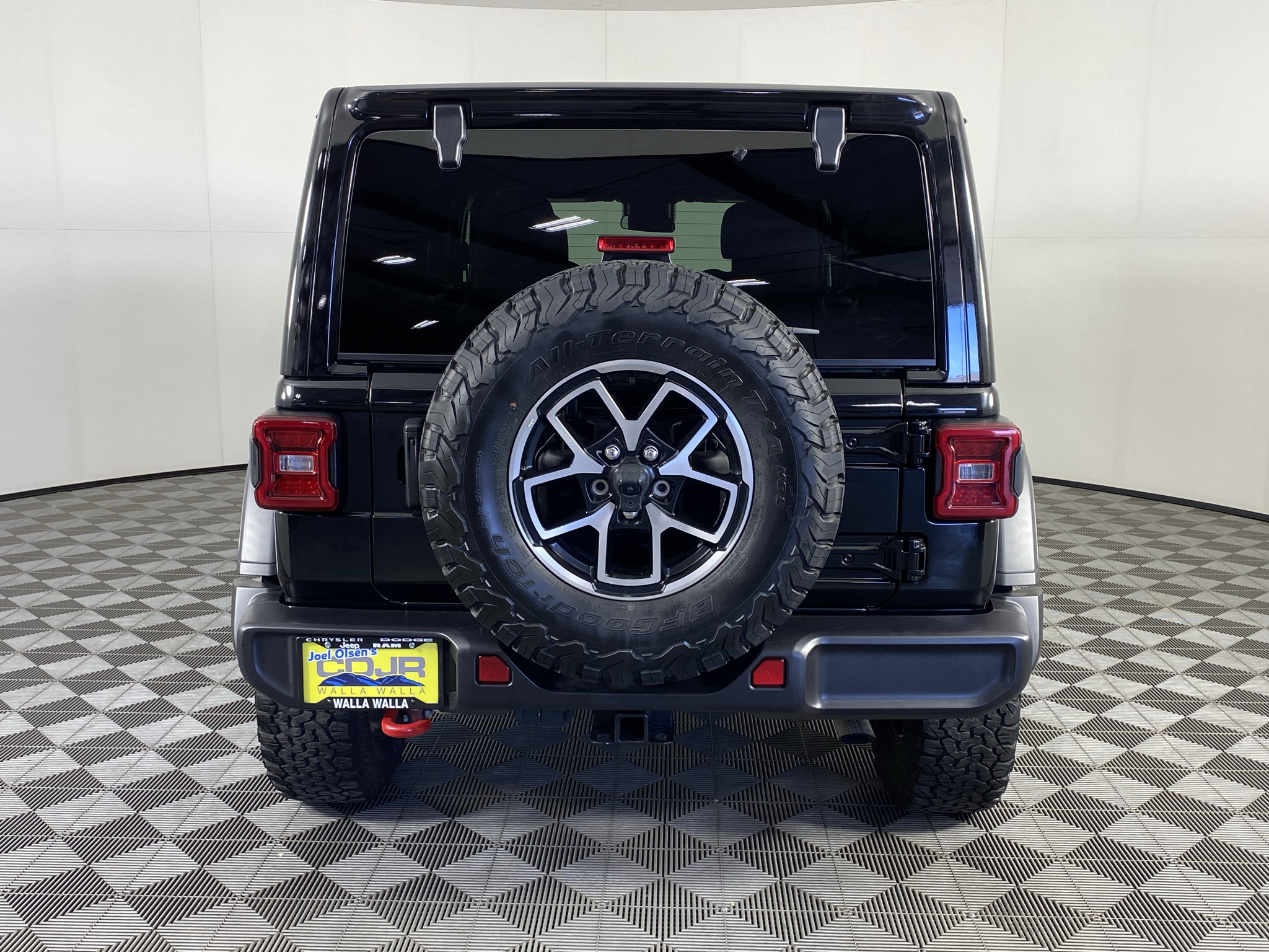Used 2025 Jeep Wrangler Unlimited Rubicon AWD/4WD image 4