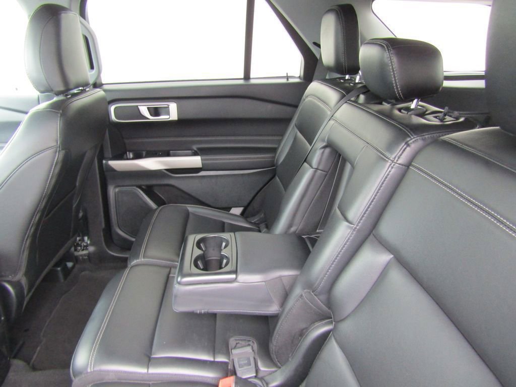 Used 2024 Ford Explorer XLT w/ Equipment Group 202A AWD/4WD image 14