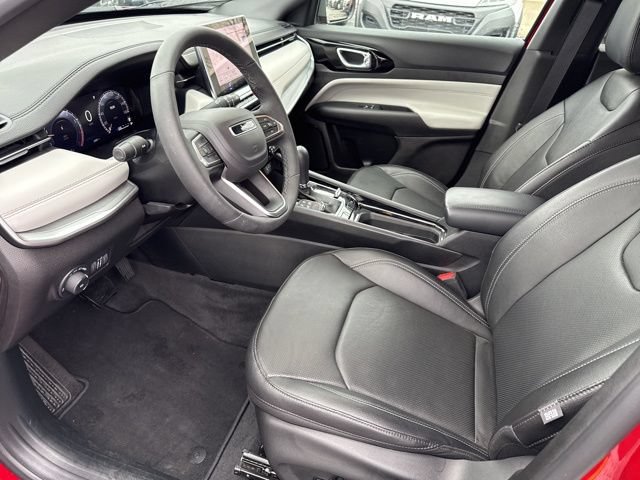 Used 2025 Jeep Compass Limited w/ Elite Group AWD/4WD image 23
