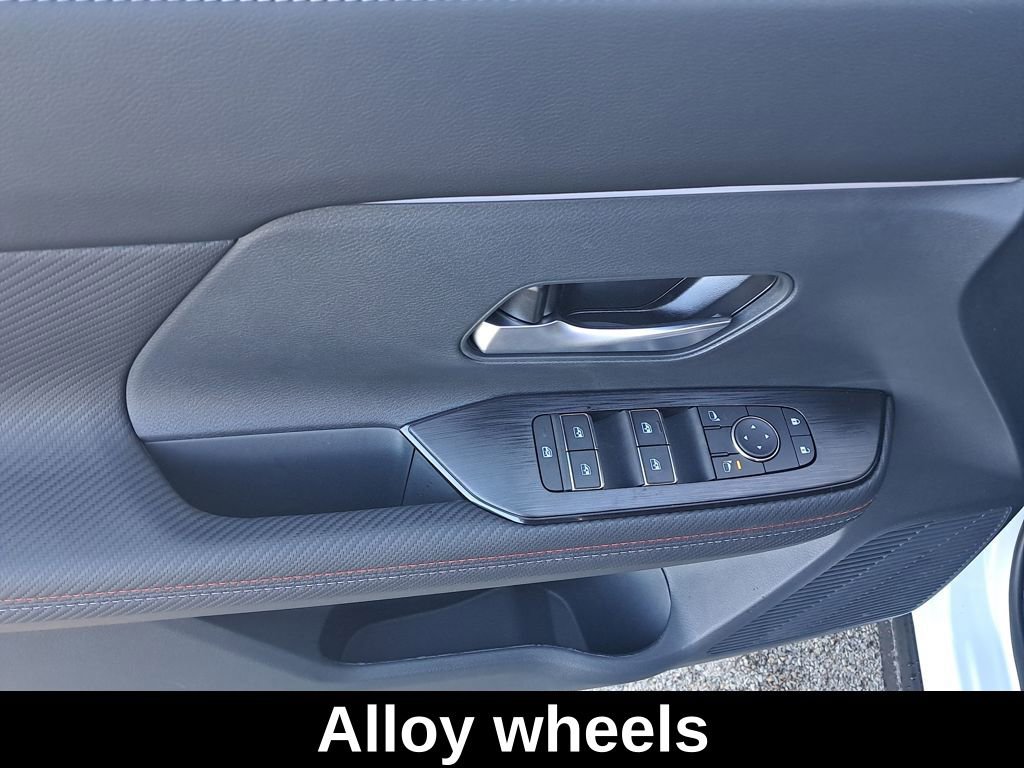 New 2026 Nissan Kicks SR w/ Cold Weather Package image 11