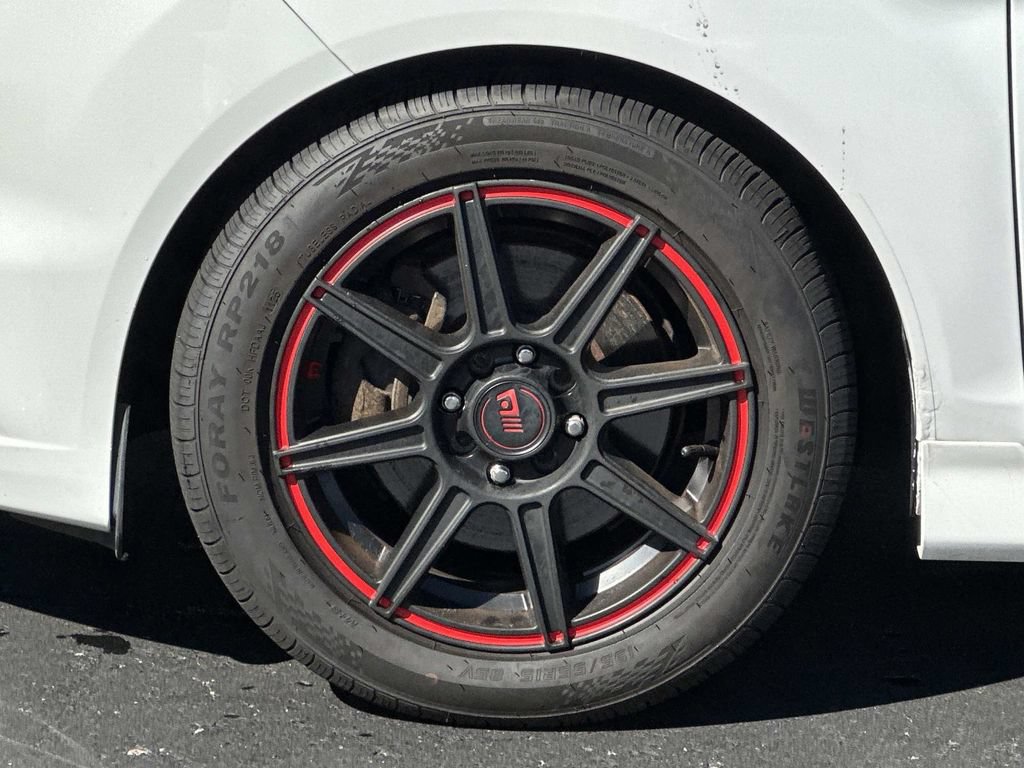 Used 2015 Ford Fiesta ST FWD image 9