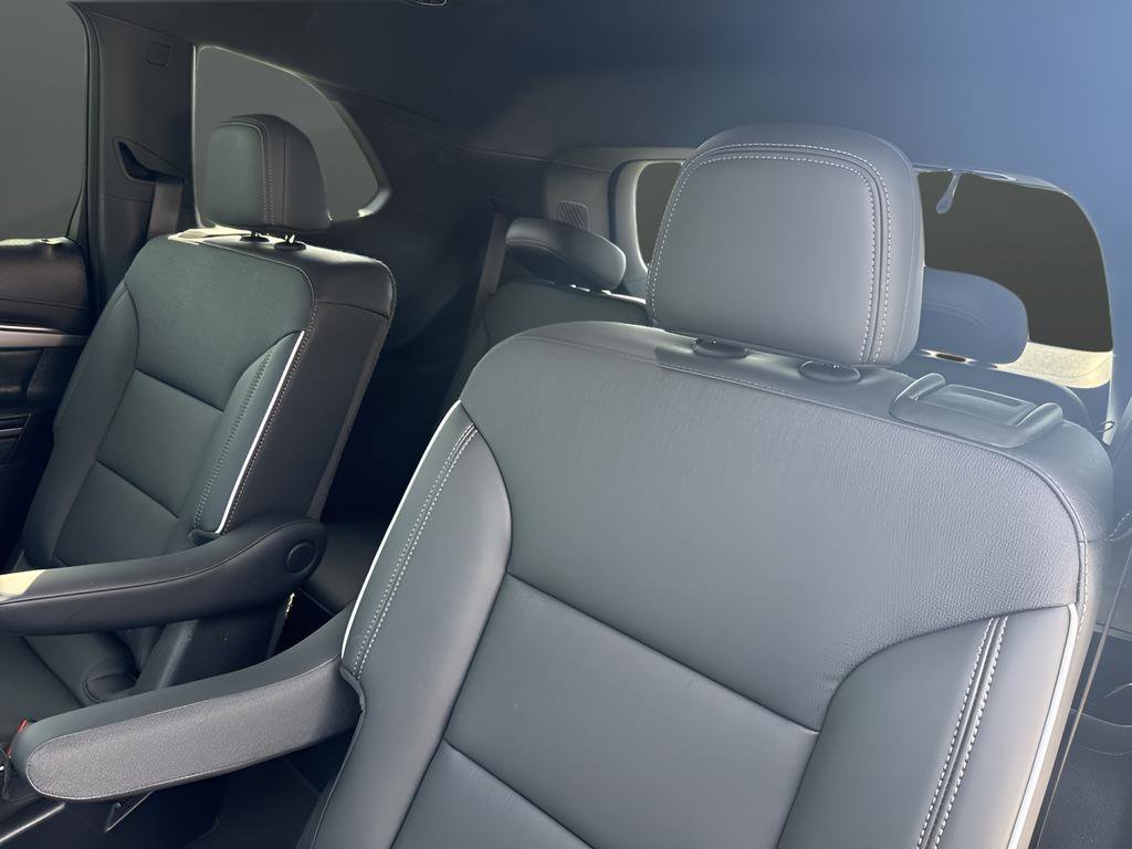 Used 2025 Buick Enclave Preferred FWD image 27
