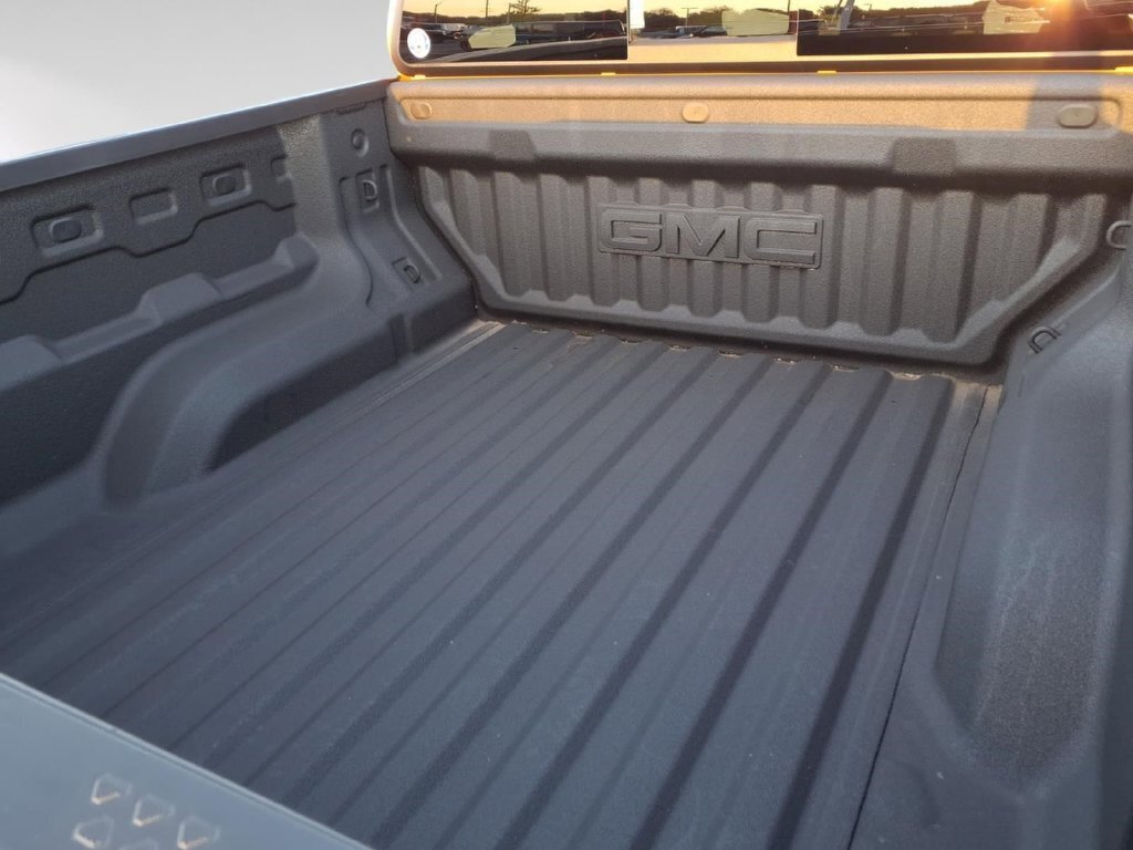 Used 2026 GMC Canyon AT4X AWD/4WD image 11