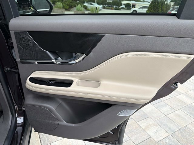 Certified 2023 Lincoln Corsair FWD w/ Equipment Group 101A image 23