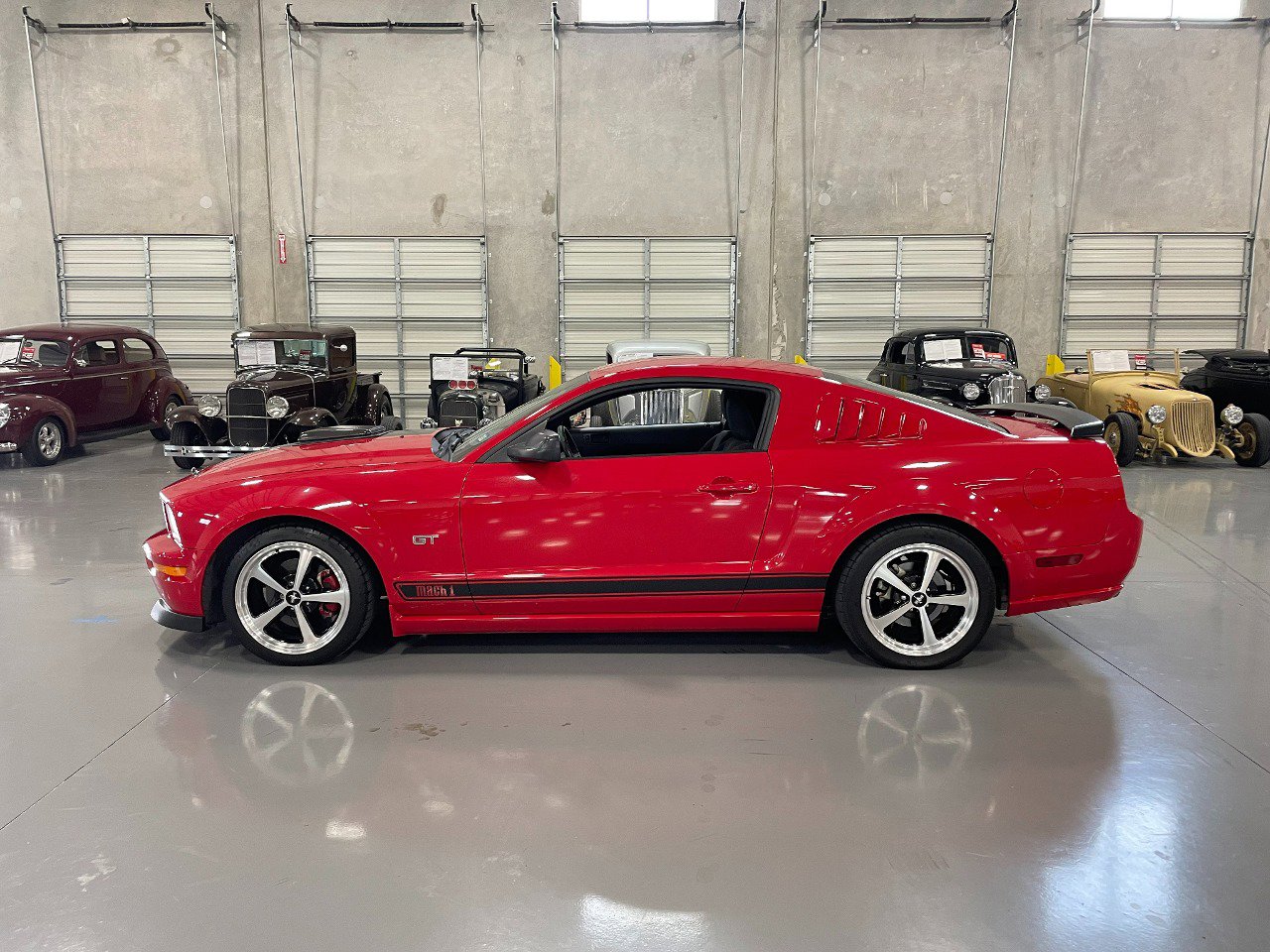 Used 2005 Ford Mustang GT image 3
