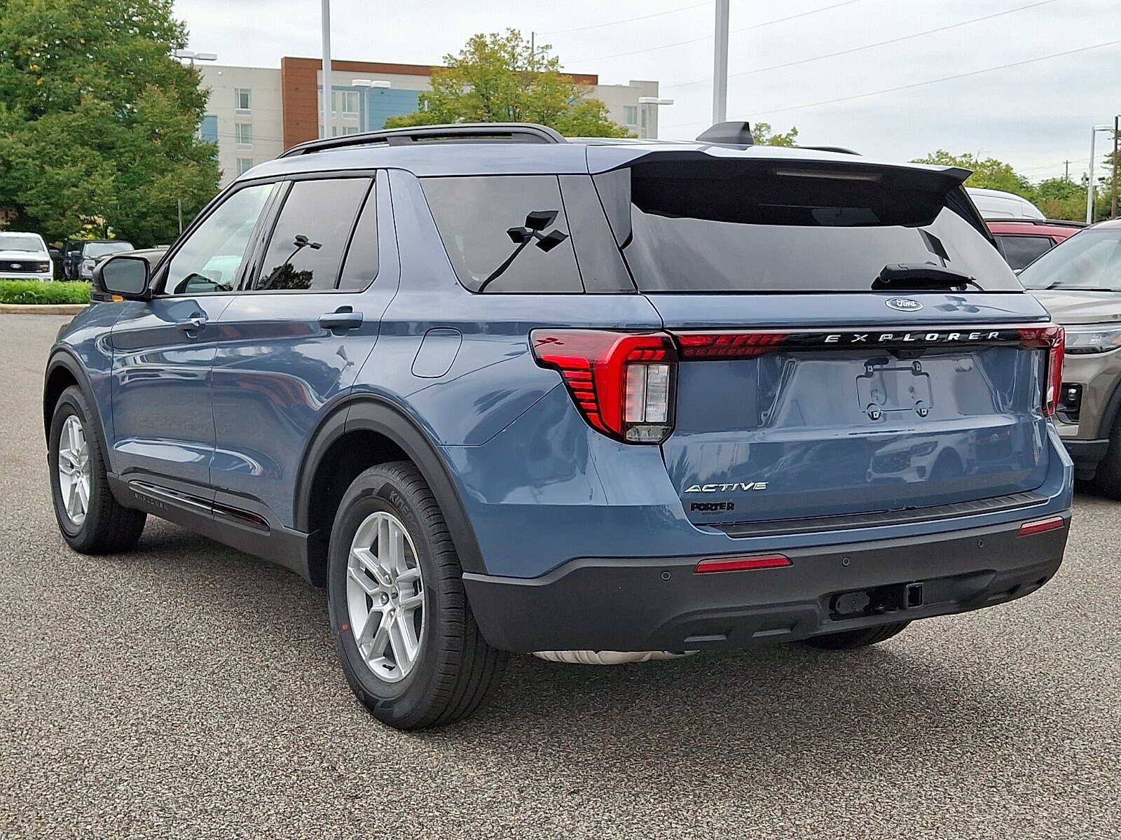 New 2026 Ford Explorer Active RWD image 4