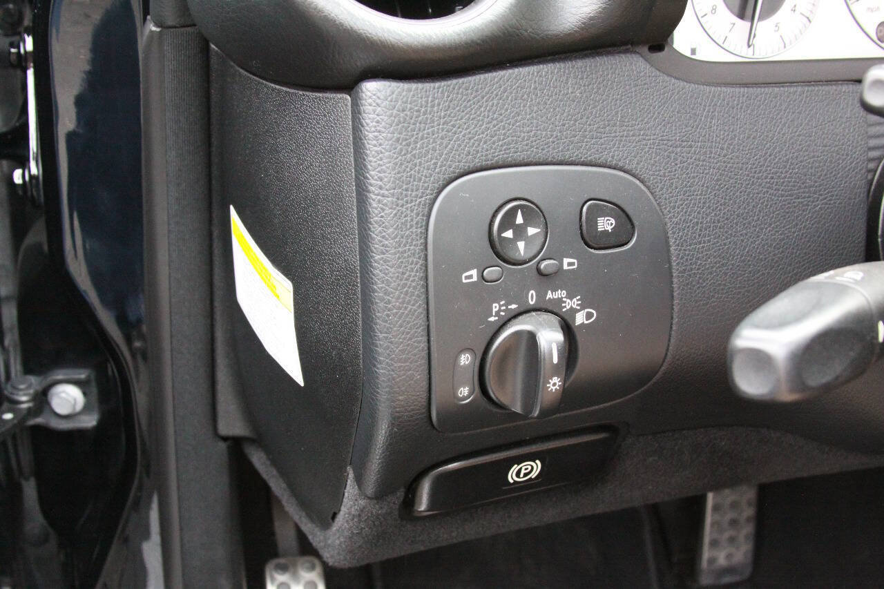 Used 2008 Mercedes-Benz CLK 550 Cabriolet image 22