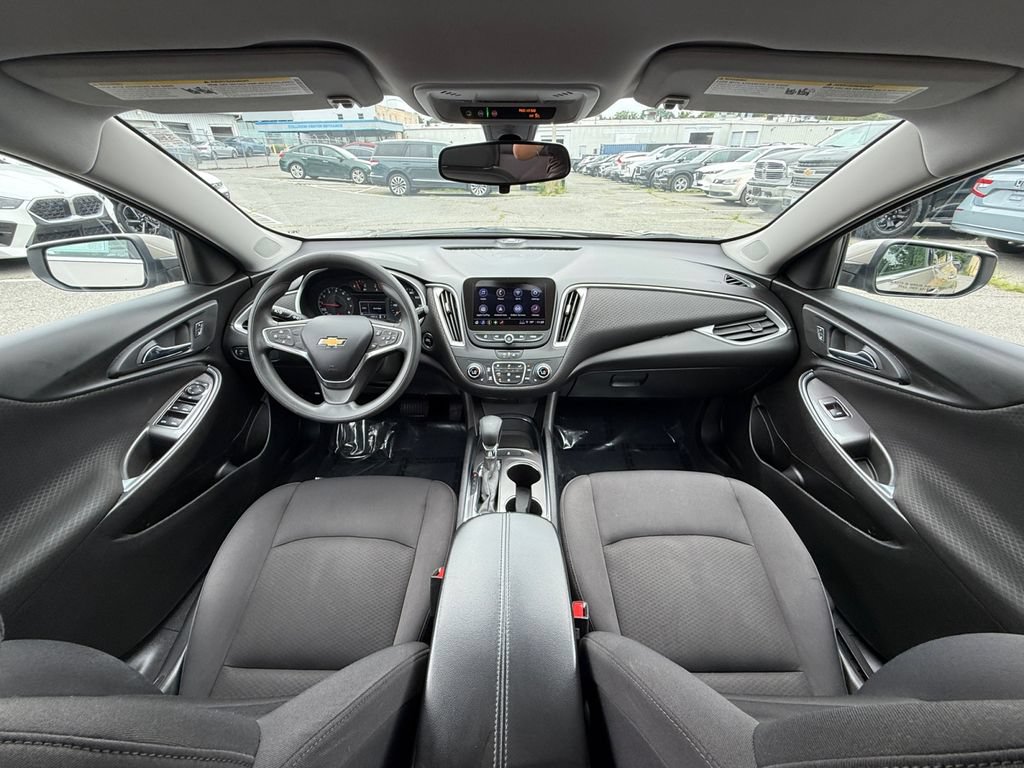 Used 2022 Chevrolet Malibu LT FWD image 23
