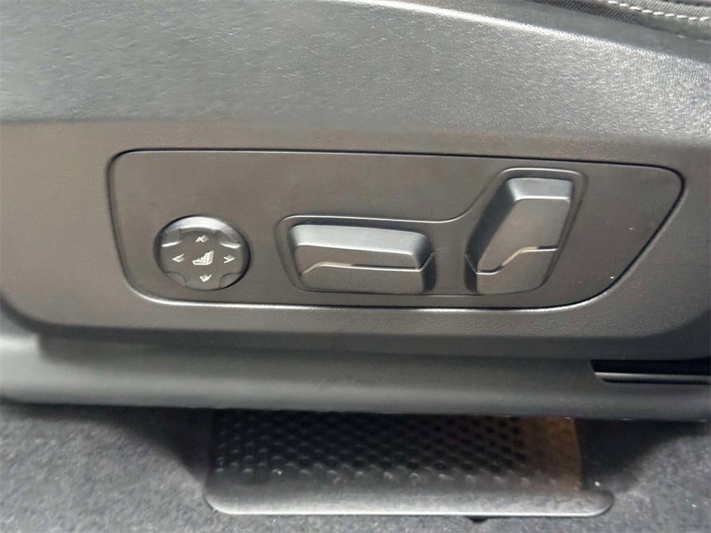 Certified 2025 BMW X1 xDrive28i w/ Premium Package image 14