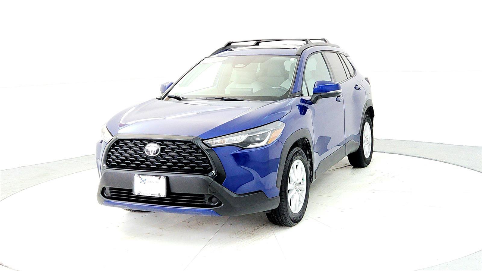 Certified 2023 Toyota Corolla Cross LE w/ Moonroof Package image 2