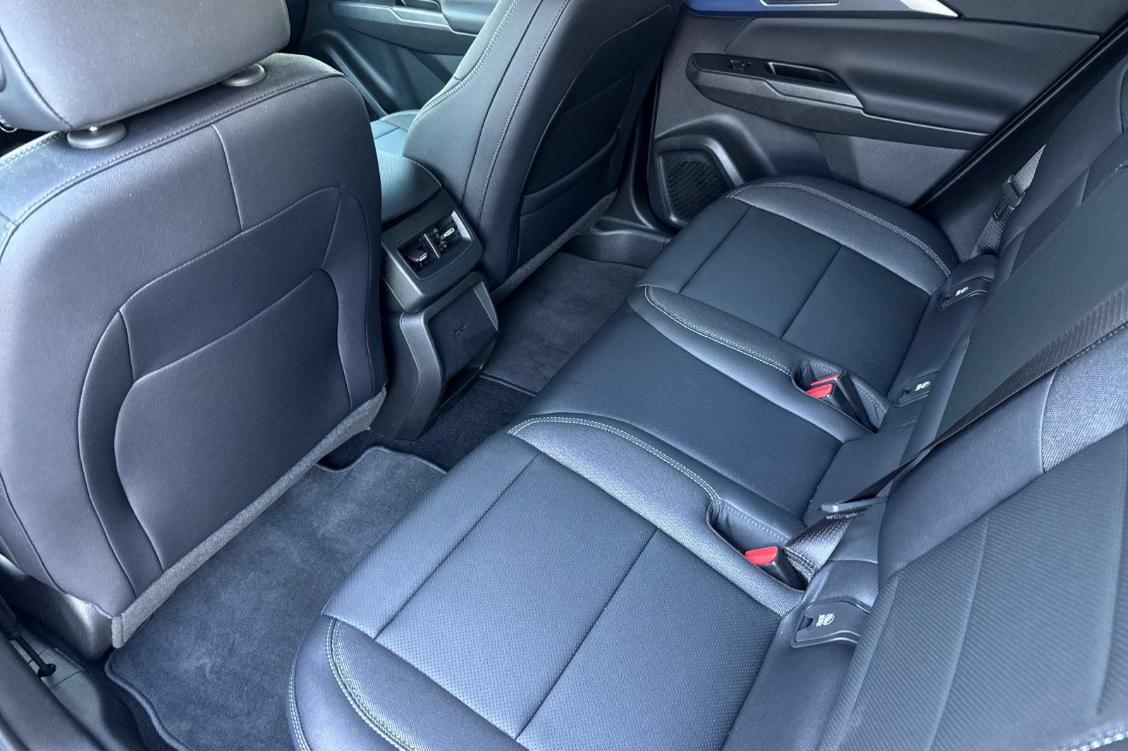 Used 2026 Chevrolet Equinox EV LT FWD image 15