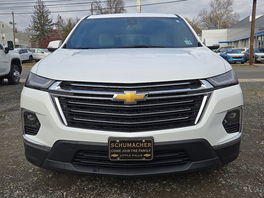 Used 2023 Chevrolet Traverse LT image 3