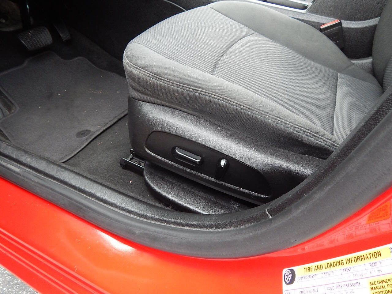 Used 2017 Chevrolet Cruze LT w/ Convenience Package FWD image 24