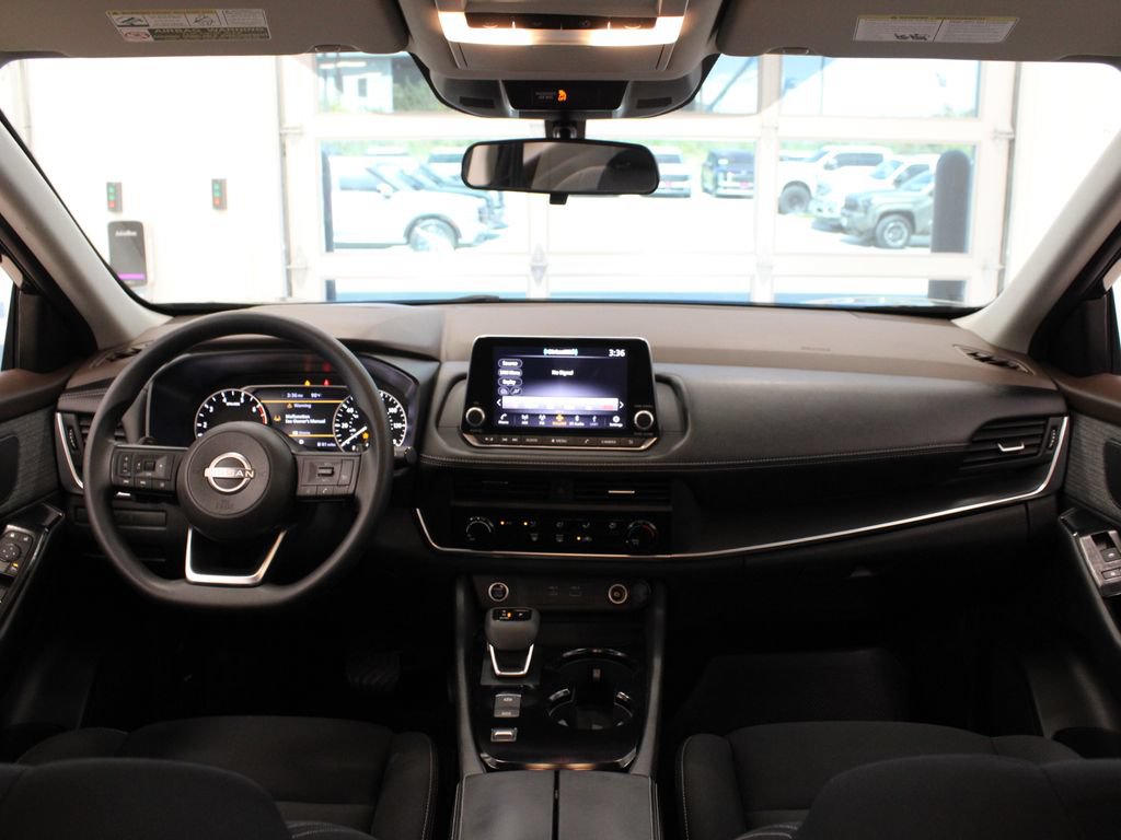 Used 2023 Nissan Rogue S FWD image 16